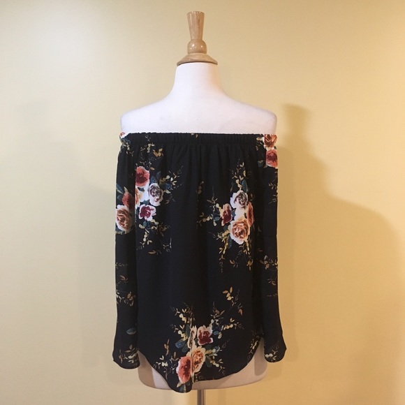 💥 CLEARANCE Off Shoulder Bell Sleeve Floral Top - Picture 7 of 8